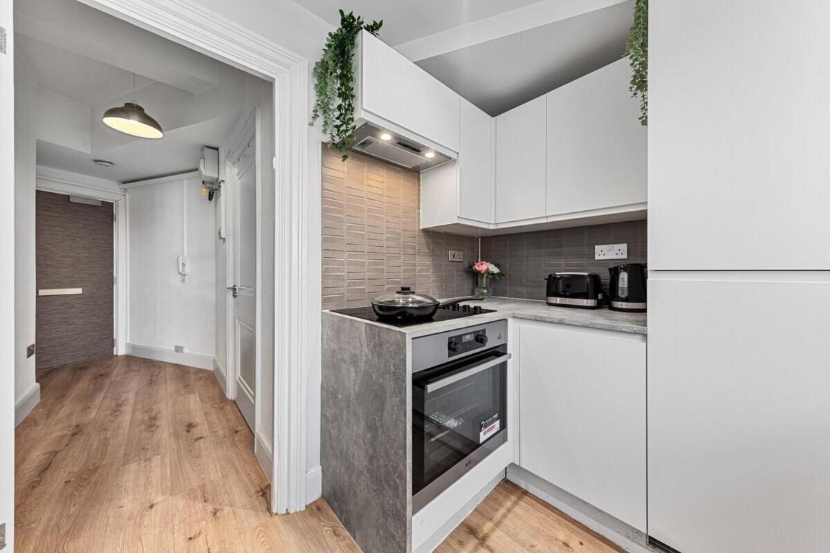 Central London Luxury, Relaxing Apartment! 2 Mins From Paddington Station! 객실 사진
